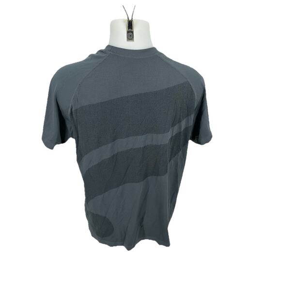 Fabletics XL Men Short Sleeve T-Shirt Crew Neck Stretch Gym 38-25 - Picture 3 of 7